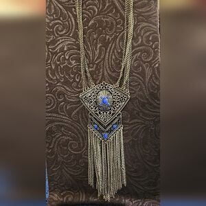 Elegant Silver and Blue Pendant Necklace